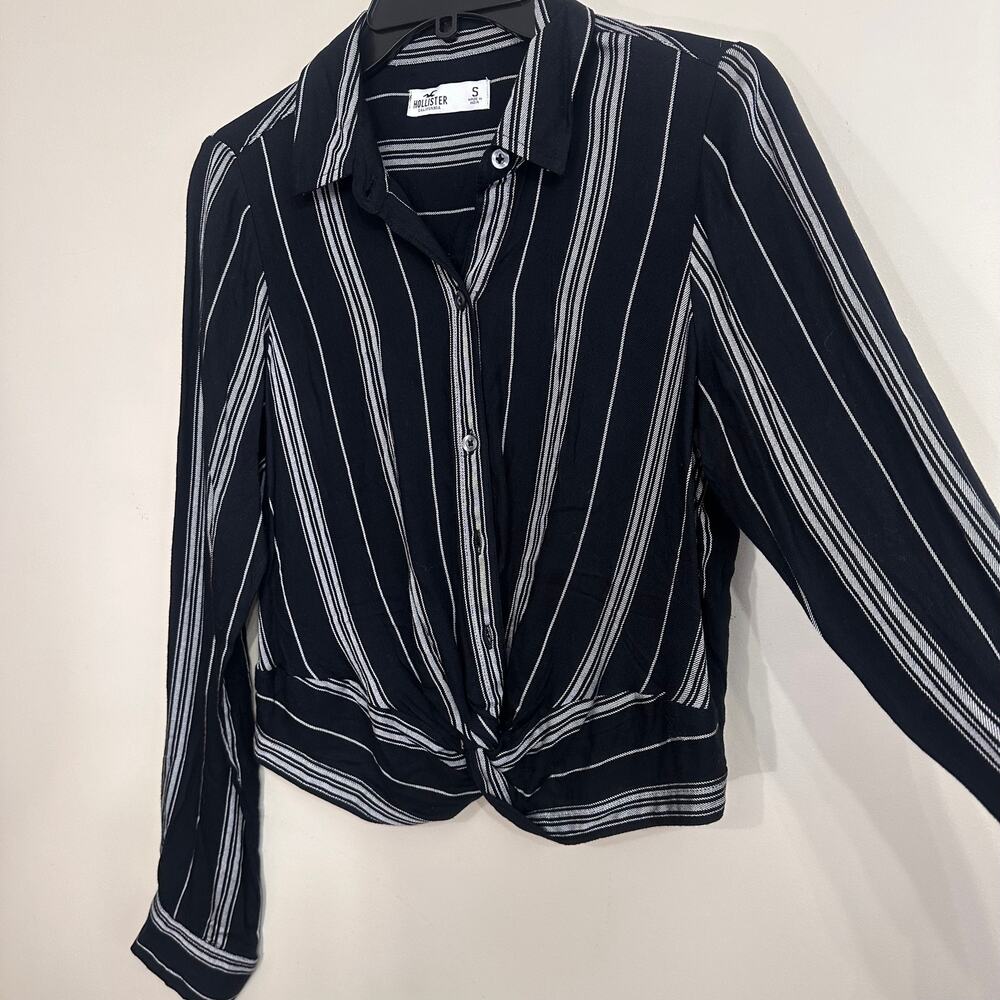 Hollister Small Black White Striped Twist Front Blouse